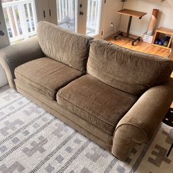 Bassett Deep Seating Sofa 