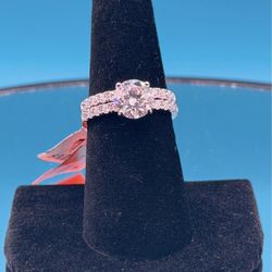 #- 138 Stunning Moissanite Round Engagement Ring Set Size 7