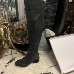 Size 7 woman’s boots 