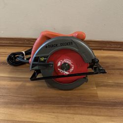 Black Decker Saw