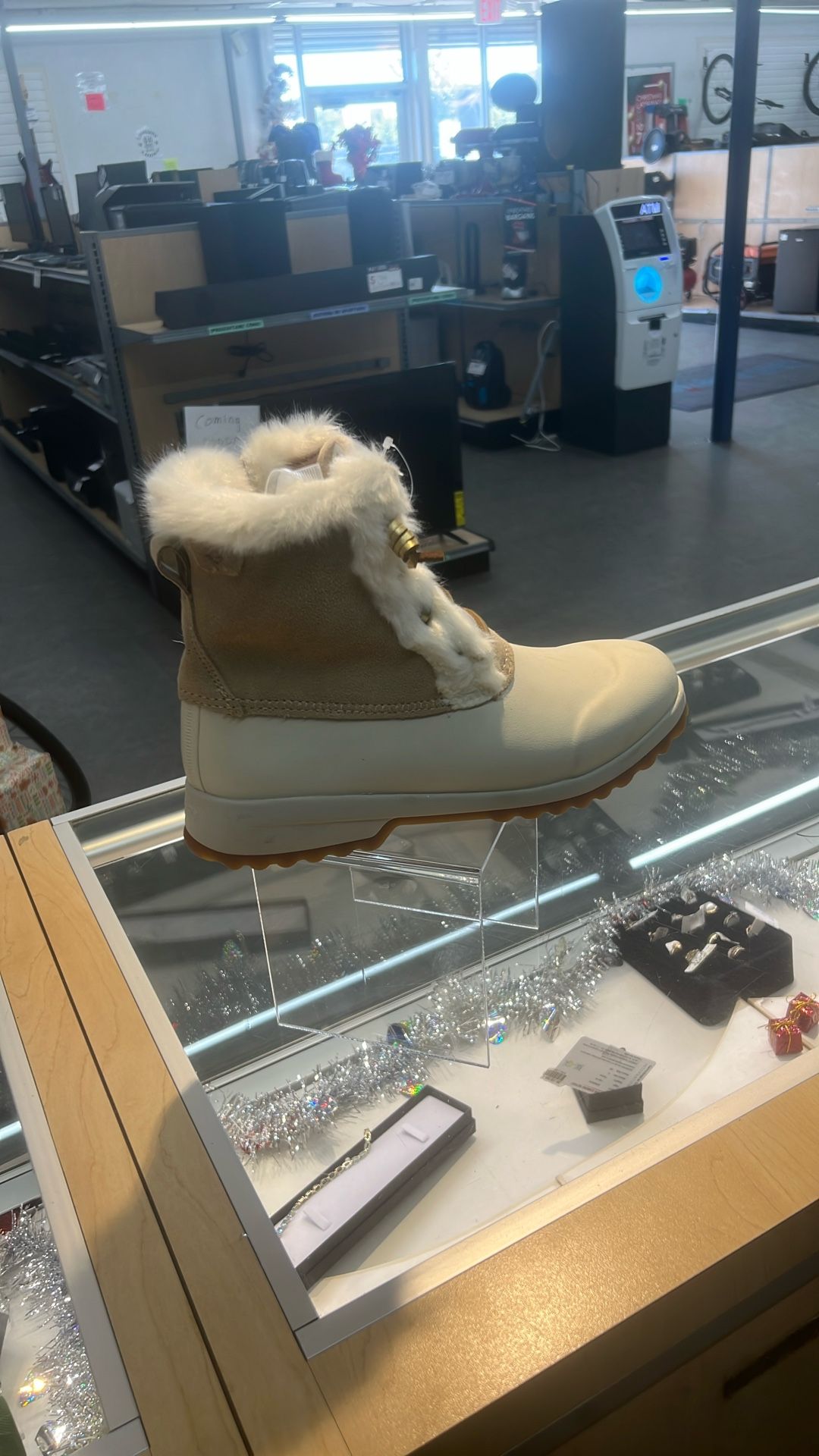 Woman’s Sperry Boots 