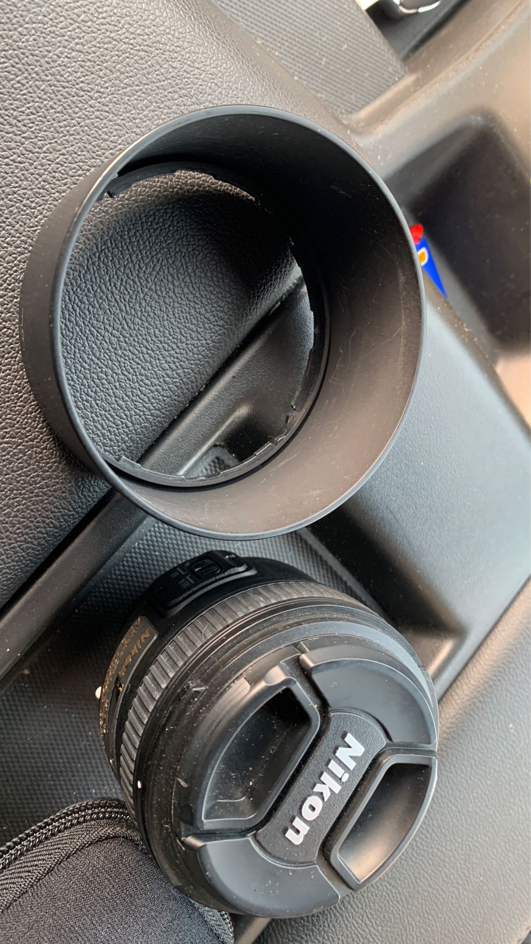 Nikon 50mm 1:1.8G Lens and lens hood