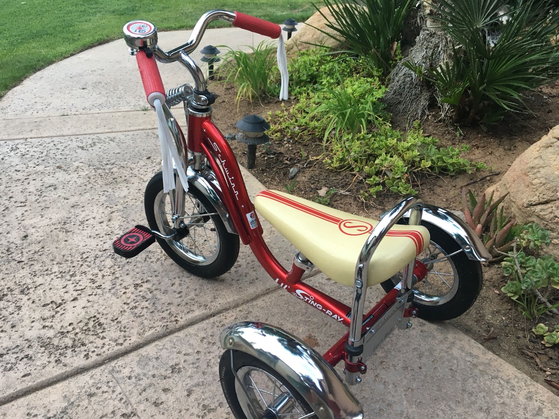 Schwinn lil stingray deluxe tricycle online