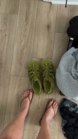 Size men’s 11.5 keen