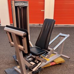 Paramount XL 300 Leg press