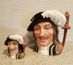 ROYAL DOULTON larg and small Toby Mug "Athos" 1955