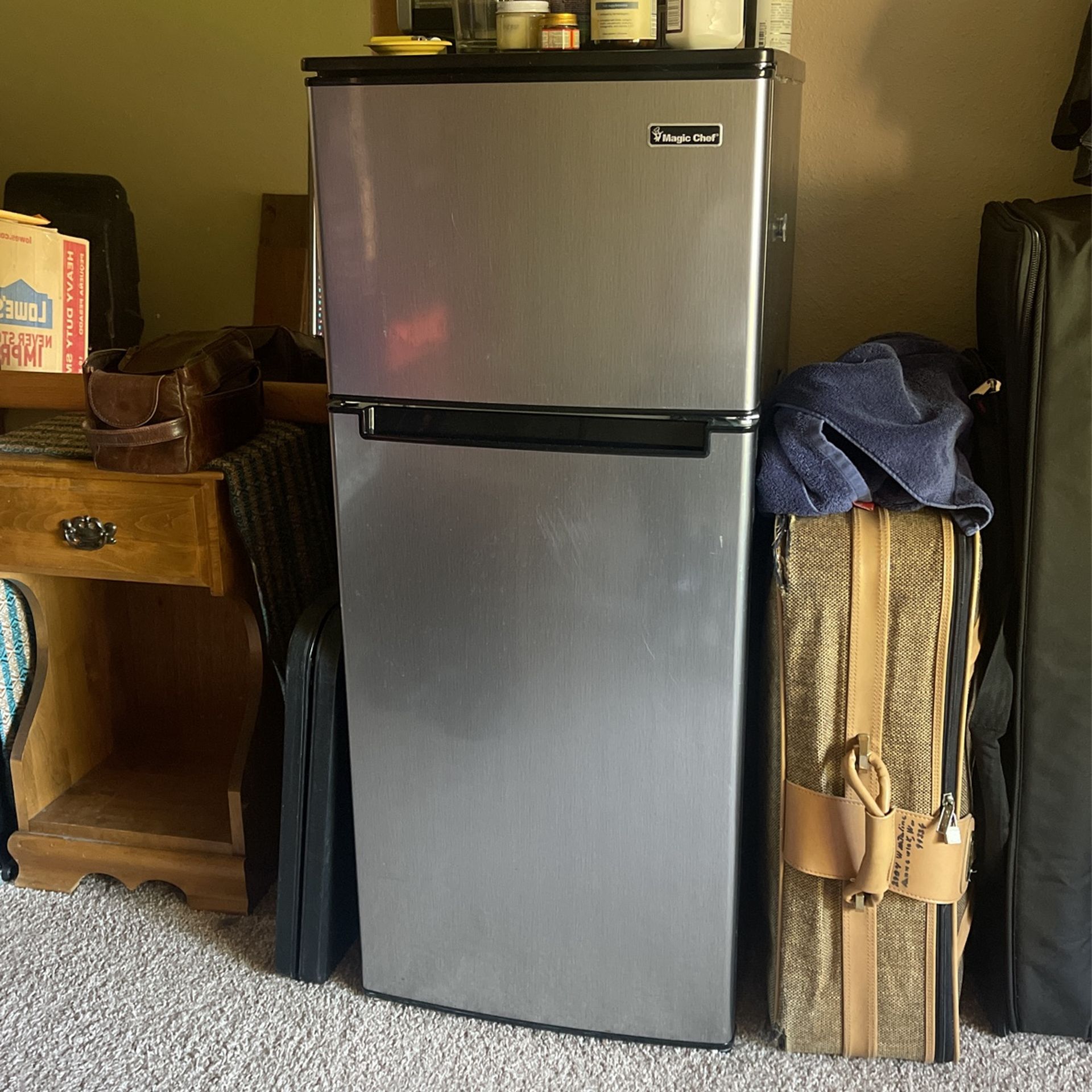 Magic Chef Mini Fridge And Freezer