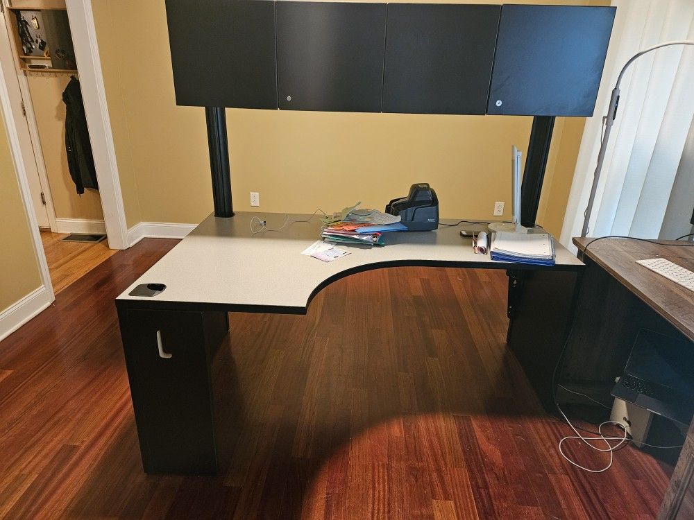 Office Desk. Free!!!