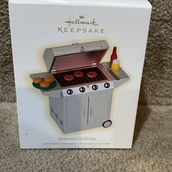 Hallmark Keepsake Seasons Grillings Ornament Special Lighting Effect 2009 Grill