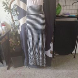Women Skirt Black And White Stripes Size Medium