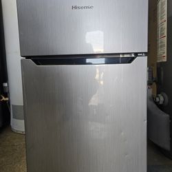 HiSense Mini Fridge