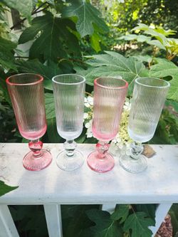 Set of 4 Glass Ribbed Heart Design Champagne Flutes all $8