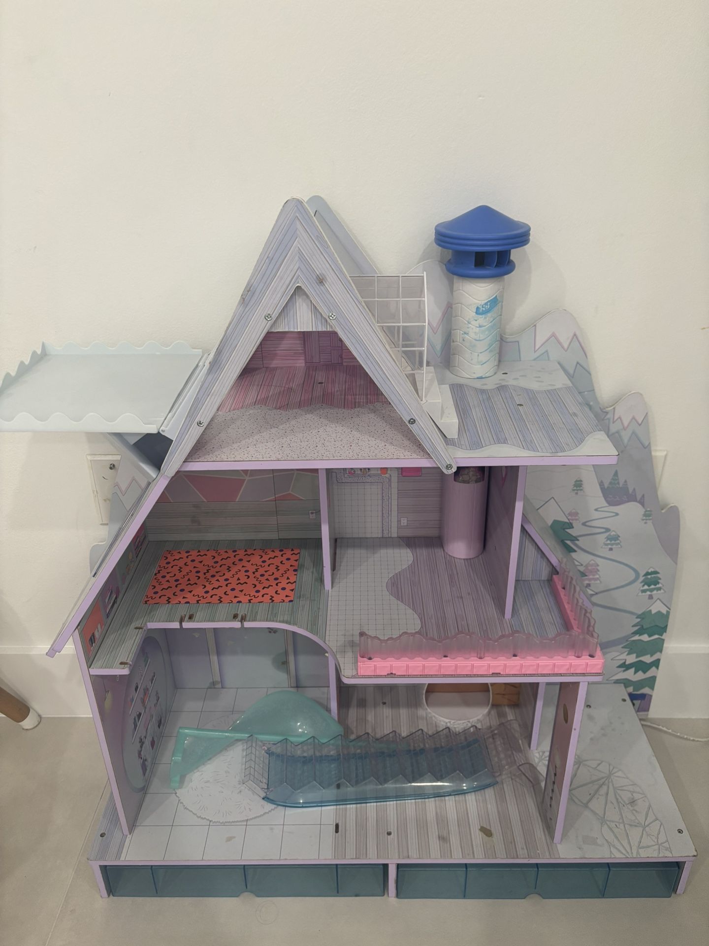 LOL Challet - Winter Doll House