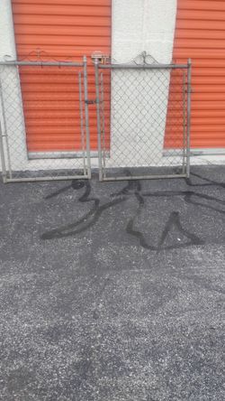 Chain link fence gates