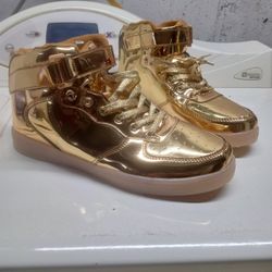 Size 11     $10.00