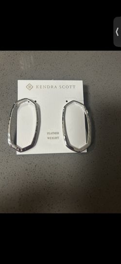 New Light Weight Silver Kendra Scott Earrings