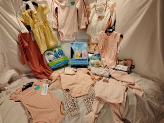 37 pc lot brand new baby clothes  and accessories newborn - 3 months