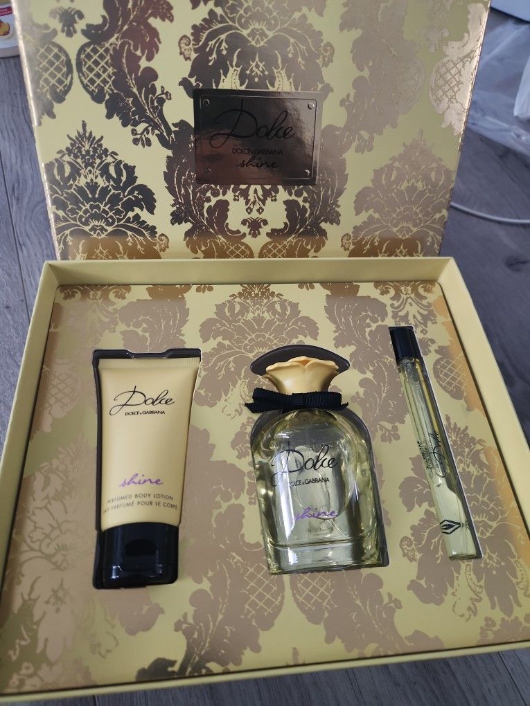 Dolce and gambana. 3.4 Set New $105