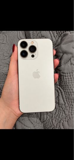 iPhone 13 Pro 128GB - Great Condition / Single Owner / Original Parts