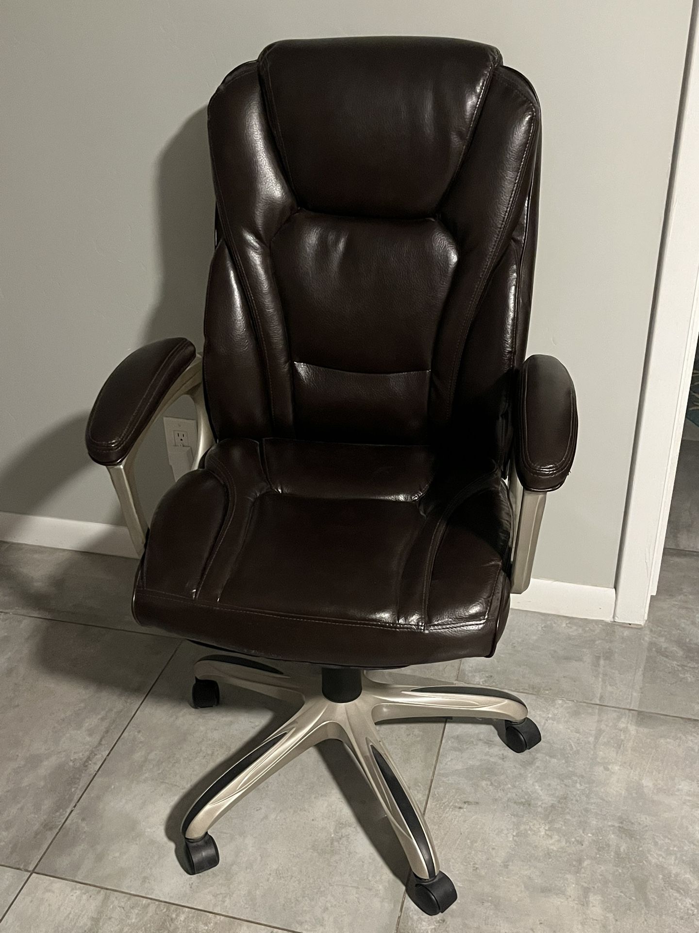 Big & Tall Office Desk Chair - Ergonomic 300+lbs VGC