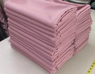 Se renta manteles y sillas y mesas .....