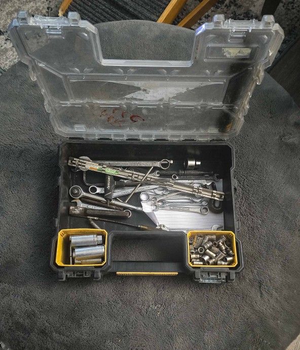 Sockets Wrenches With Tool Box