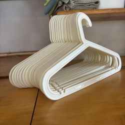 25 White Hangers 