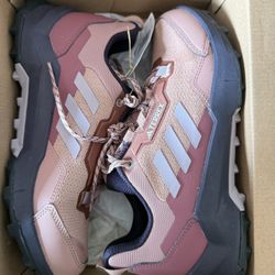 Adidas terrex AX4 Women US 8.5