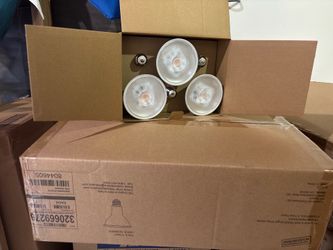LED light Bulb 9 Watt PAR30 Bright White $25 a case