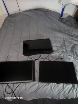 3- 24 inch Insignia Smart TVs