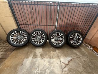 2022 qx80 22” wheels and tires *used*