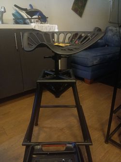 Tracker cast iron bar stoles