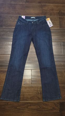 NWT Sz 10M Women's Lee Slender Secret BARELY Bootcut Stretch Price is firm Cash only