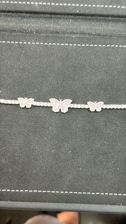 Butterfly tennis bracelet Moissanite