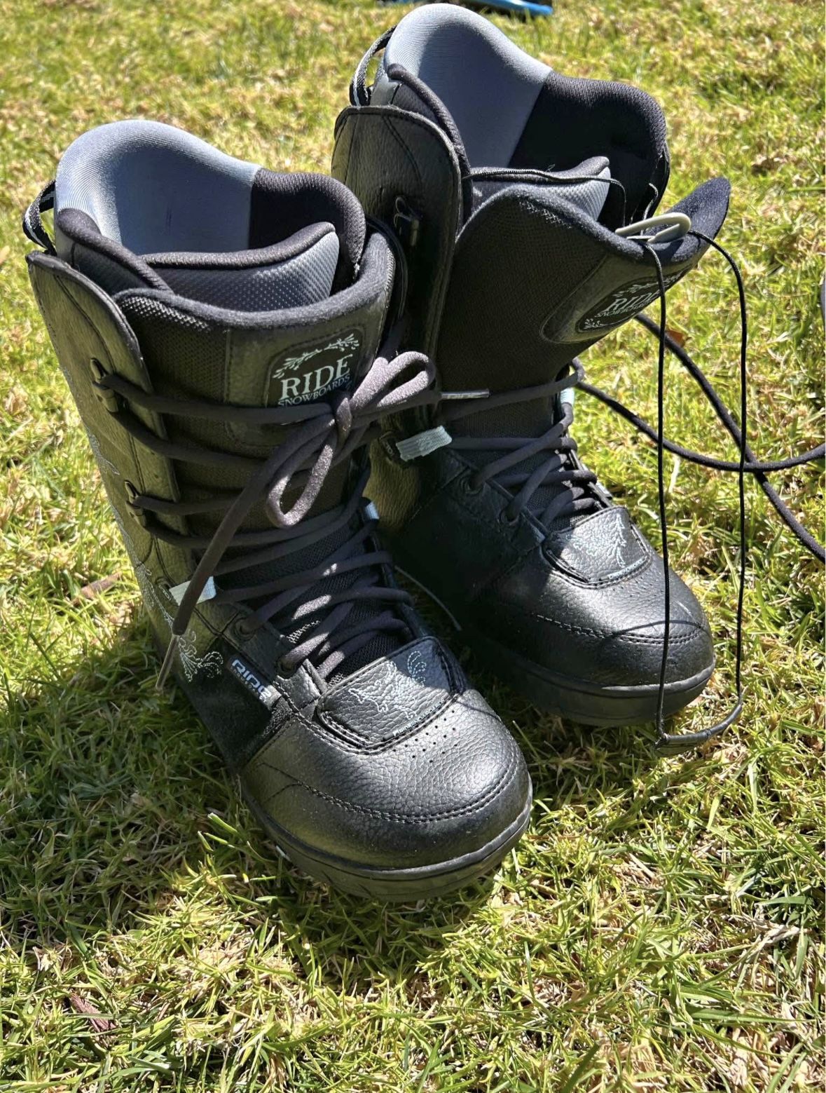 Ride Snowboard Boots Size 10 Women’s 