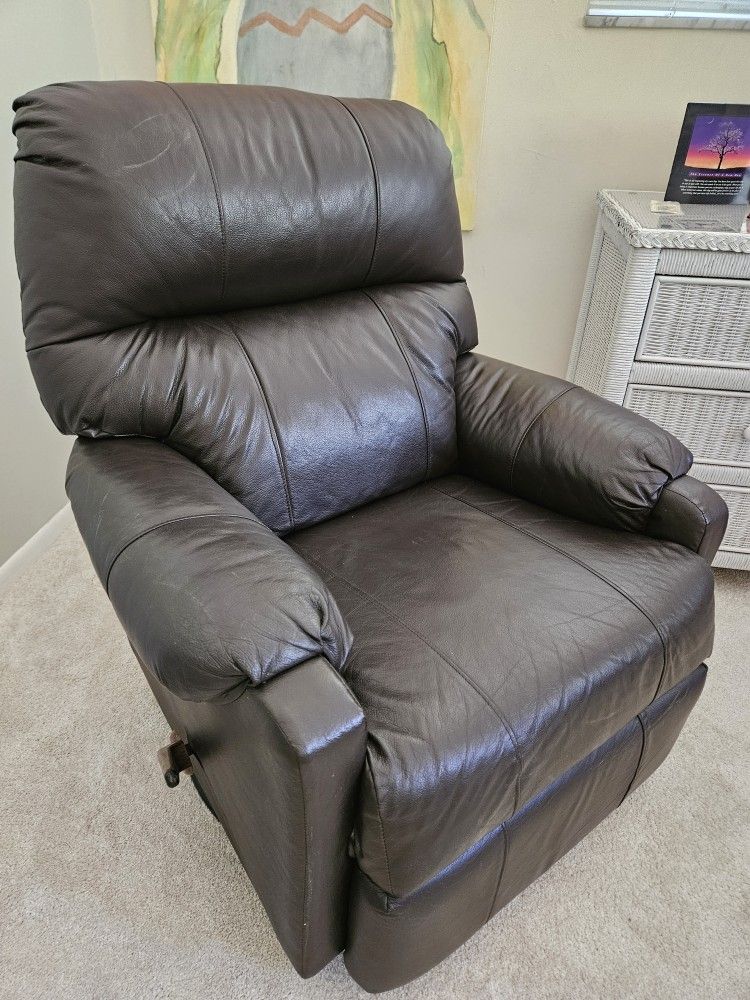Beautiful Recliner/Swivel/Rocker
