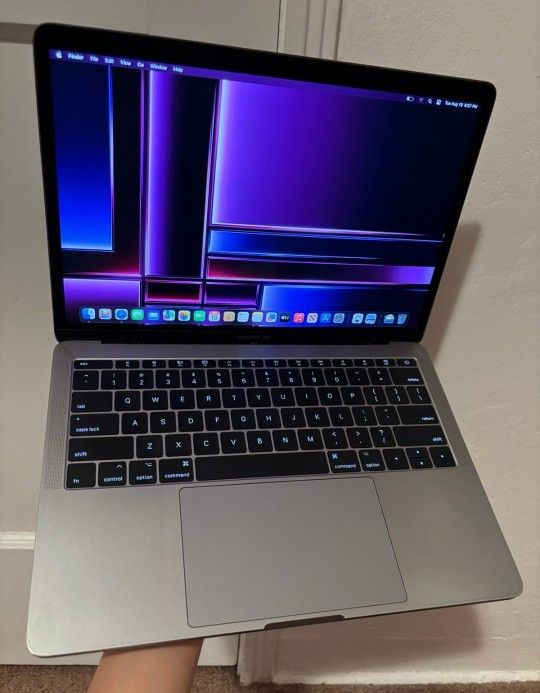 2019 APPLE MACBOOK PRO