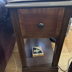 Breegin Chairside End Tables