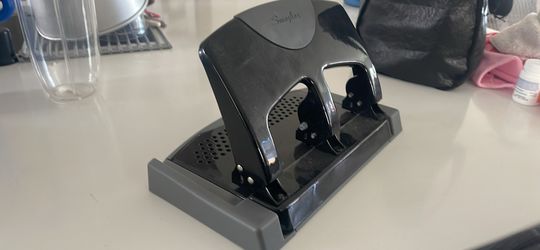 Swingline 3 Hole Punch, Desktop Hole Puncher 3 Ring, 45 Sheet Punch Capacity, Low Force, SmartTouch, Black/Gray