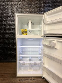 LG REFRIGERATOR w/WARRANTY! R3526A