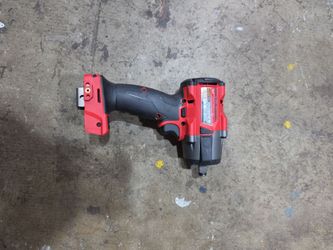 Milwaukee m18 fuel mid torque 1/2" wrench