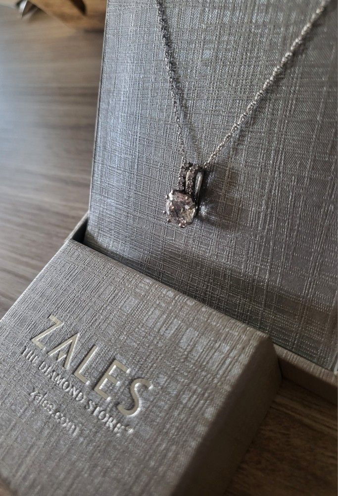 ZALES- Pendant Necklace 