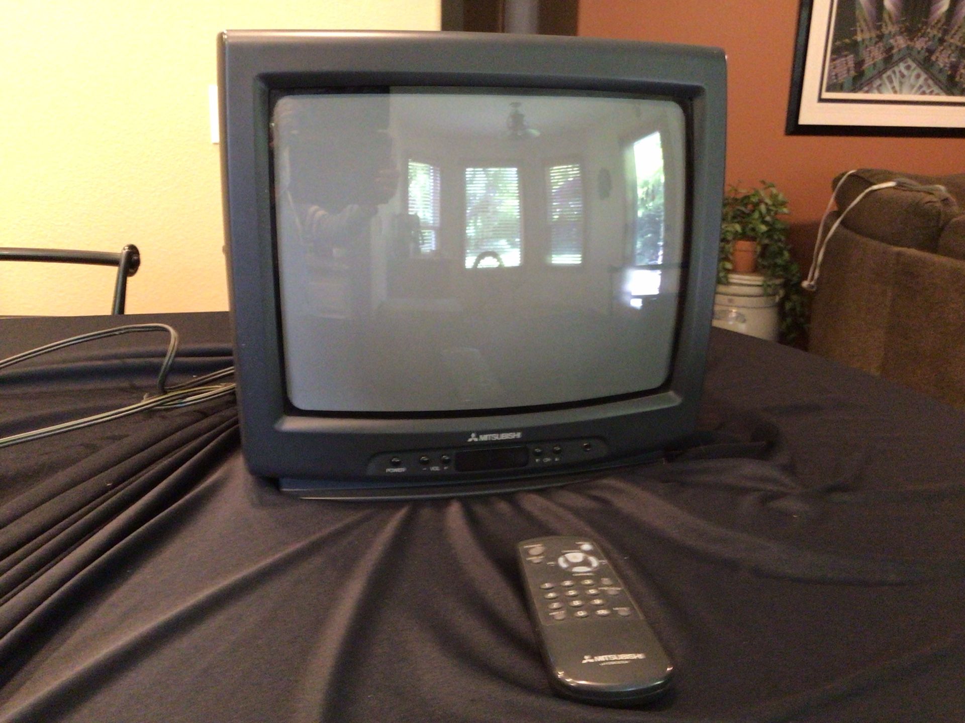 Mitsubishi TV With Remote