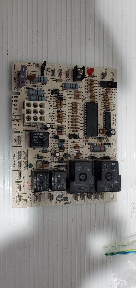 Amana / Goodman Furnace Control Board