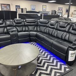Power Recliner Sectional. 🚚WE DELIVER🚚