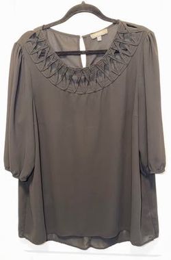 Women’s black Umgee blouse crochet style cutout lattice detailing along neckline size X-Large