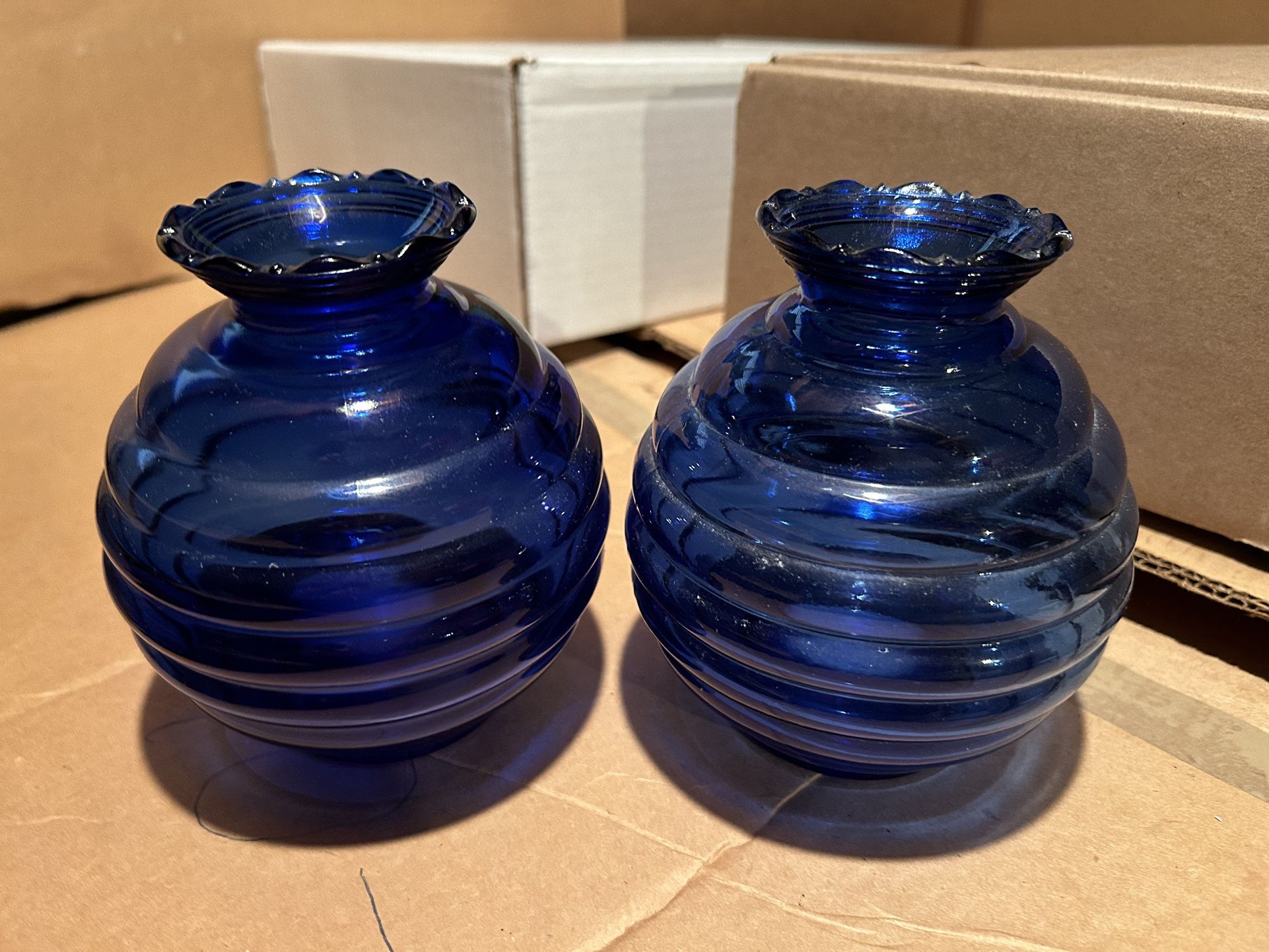 Cobalt Blue Glass Vase Round Beehive Form Ribbed Scalloped Edge VINTAGE 