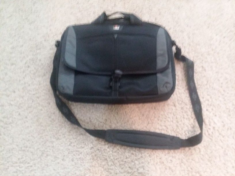 Swiss Gear Laptop Bag! Very Nice
