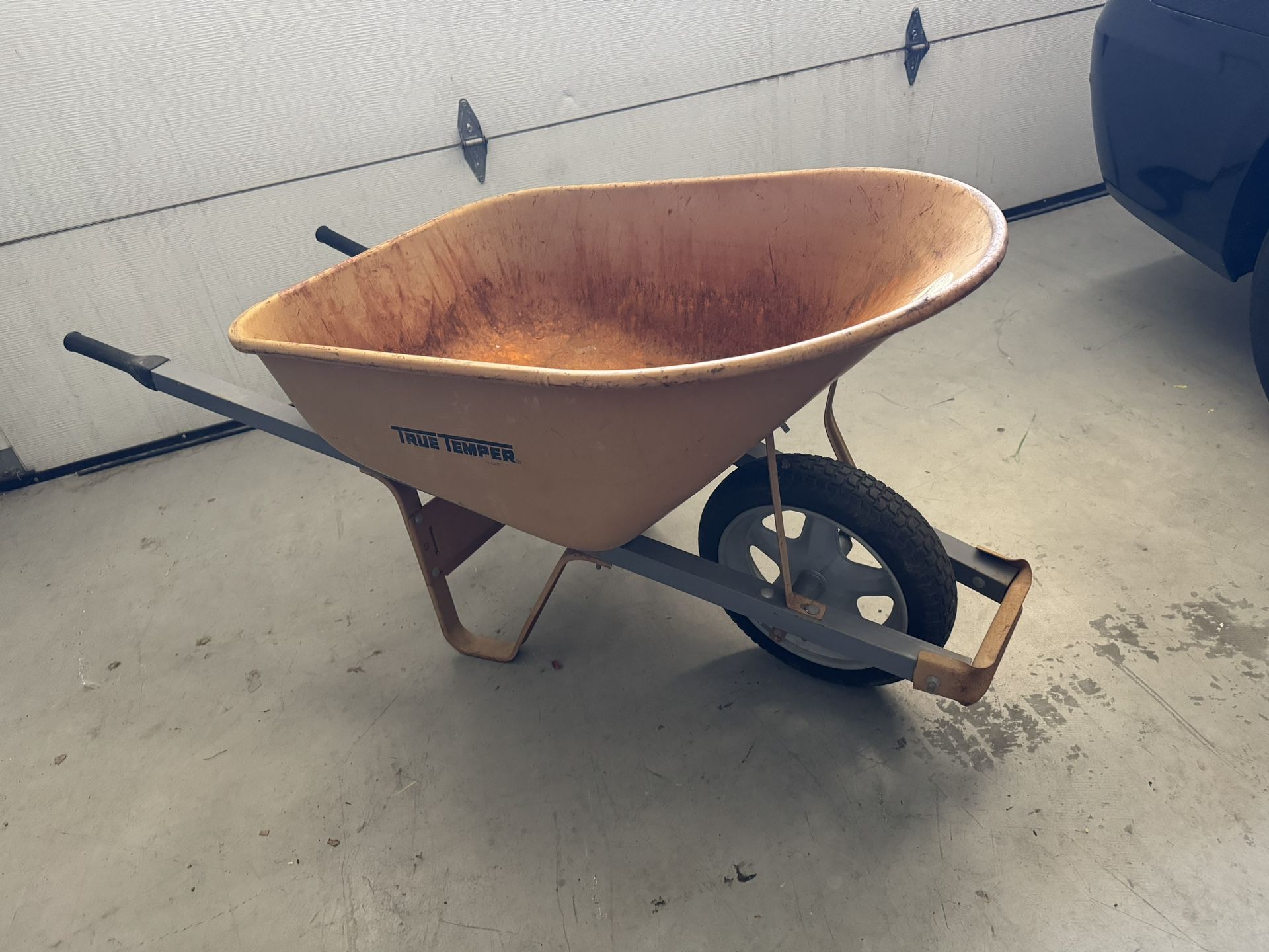 True Temper Wheelbarrow