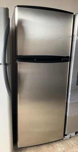 Whirlpool Top Mount 27" Apartment Size Stainless Steel Fridge
